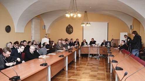 Penktasis projekto „Atminties kultūrų dialogas ULB (Ukraina, Lietuva, Baltarusija) erdvėse” susitikimas tradiciškai vyko Vilniaus universiteto Senato posėdžių salėje. Justino Stacevičiaus nuotr.