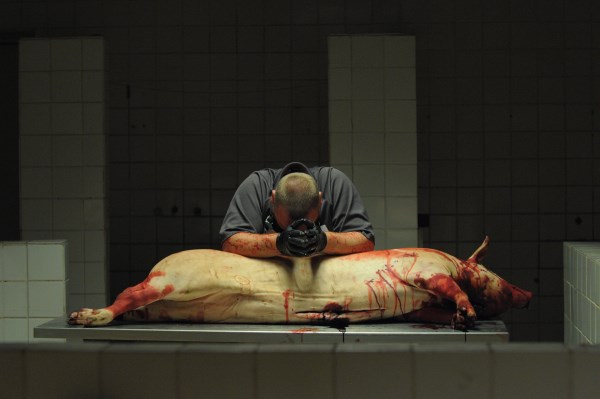 Ar kriminalinių filmų populiarumas rodo, jog tokiame turinyje mes atpažįstame save? (Filmo „Redirected/ Už Lietuvą“  (2014) kadras. Nuotr. Pauliaus Makausko)