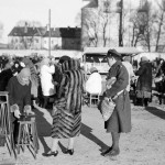 1934 m., Vilniaus, Lukiškių aikštė, Šv. Kazimiero turgus. Nuotrauka olandų fotografo Willem van de Poll. Šaltinis: Vilniaus miesto studija.