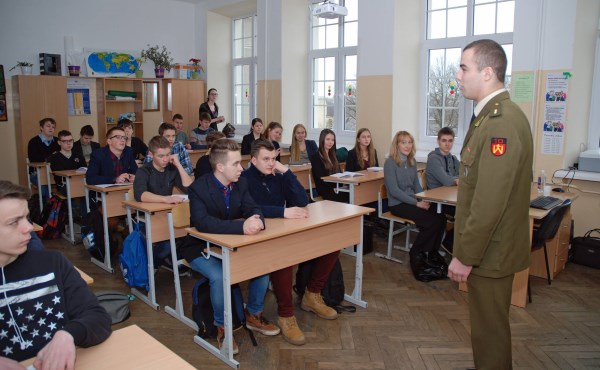 ,,Mokyklose mokiniai yra supažindinami su tarpukario Lietuvos istorija, partizanų žygiais“. E. Žemaitaičio nuotr.