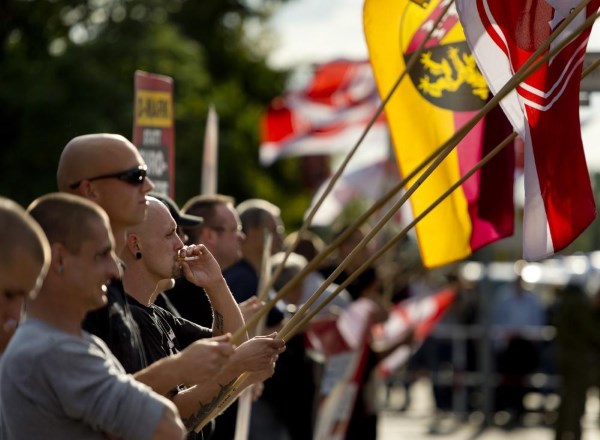 Ultradešinės partijos rengia protestus prieš pabėgėlius. SCANPIX nuotrauka.