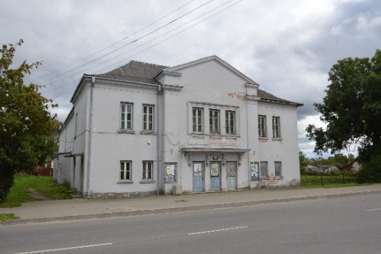 Seniai neveikiantis Kalvarijos kino teatras.