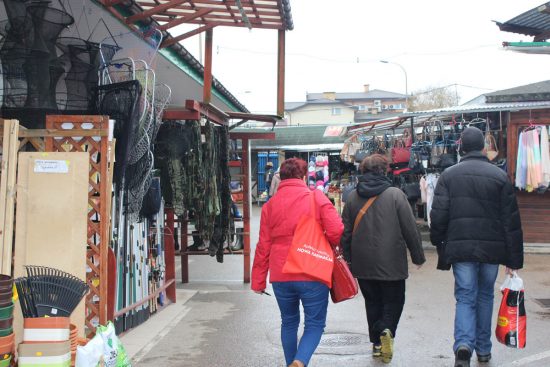 Pirkėjai teigia, kad Lenkijoje apsilanko daugybėje vietų. Turgus – ne išimtis.