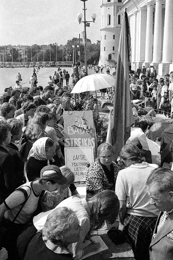 L. Skirpsto nuotrauka. 1988 m. Bado streikas.