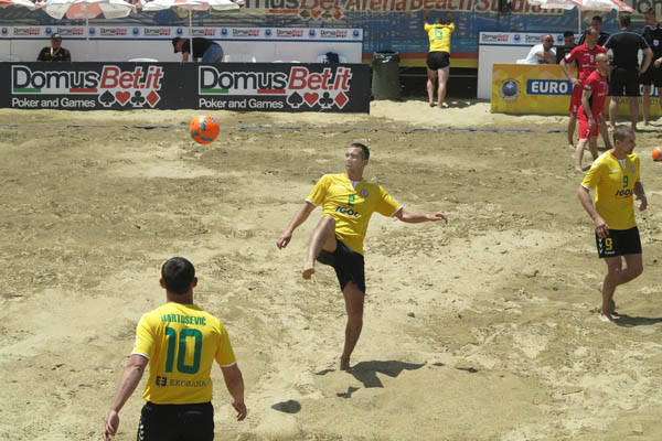 Paplūdimio futbolo klubas „Igol“, akimrkos varžybų Catanijoje, Italijoje. N. Budraičio asmeninio archyvo nuotr.